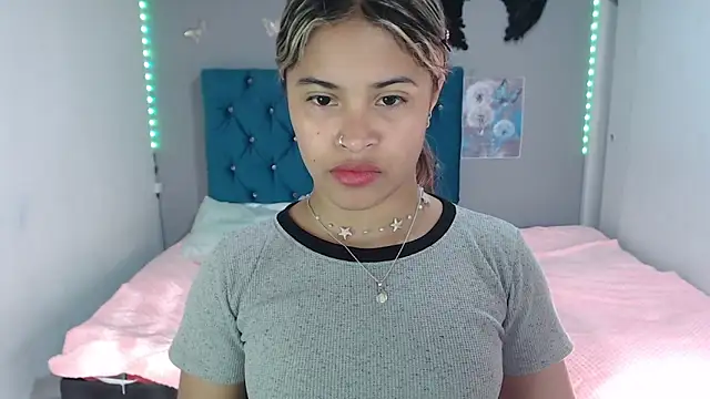 Snapshot of mia_sexgirl chatting on 06.11.26 mia sexgirl online show from 06.11.26