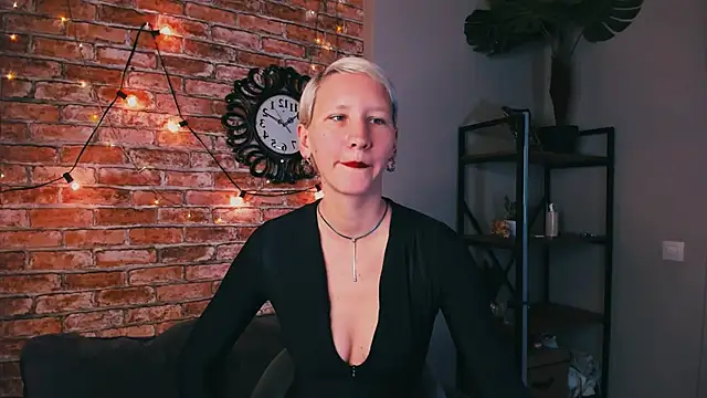 Kim Waite online show from 09.18.25