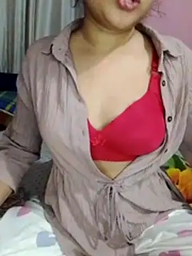 Snapshot of rasmiva chatting on 10.18.25 rasmiva online show from 10.18.25