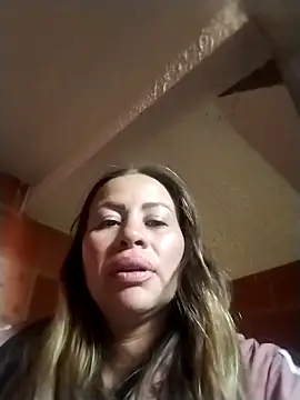 LaraCaliente online show from 10.04.25