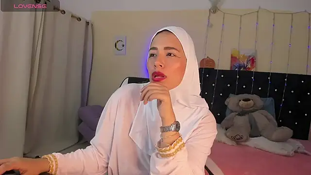 ShanaJamil online show from 04.15.26