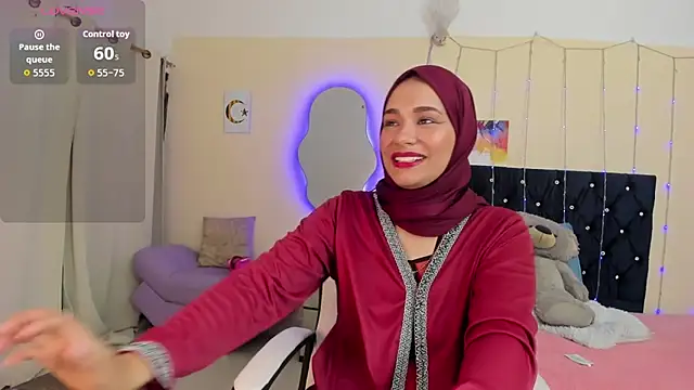 Snapshot of ShanaJamil chatting on 04.28.26 ShanaJamil online show from 04.28.26