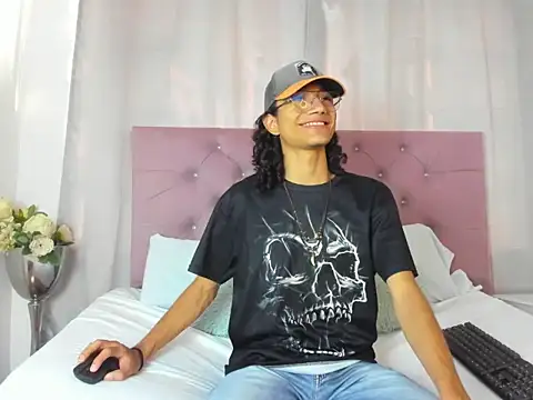 EthanBlackwoodd online show from 10.23.25