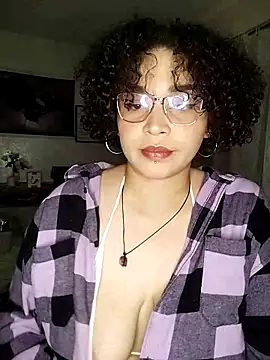 Snapshot of Julie_wallace chatting on 10.05.25 Julie wallace online show from 10.05.25