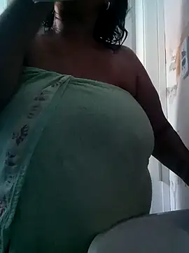 Snapshot of Rosabela04 chatting on 10.16.25 Rosabela04 online show from 10.16.25