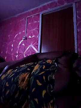 Snapshot of Rosabela04 chatting on 02.15.26 Rosabela04 online show from 02.15.26