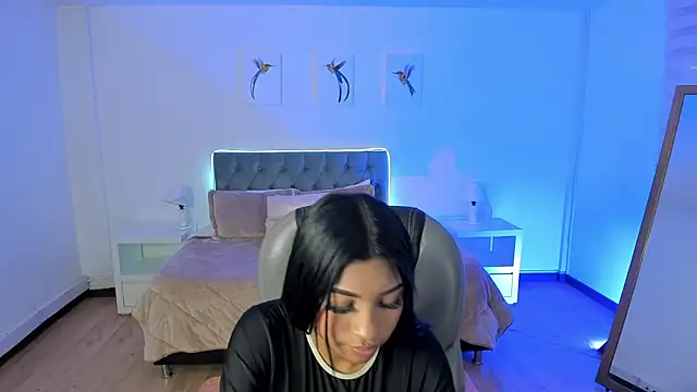 Sofia collen  online show from 11.18.25