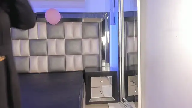 abbiecollins js online show from 11.26.25