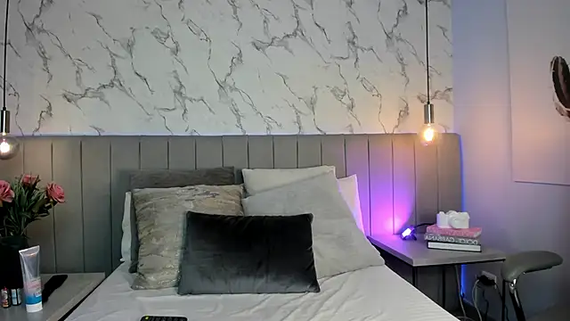 Amber Santana online show from 10.27.25