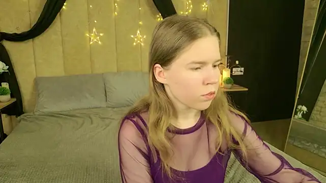 Snapshot of Alida_Brice chatting on 04.03.26 Alida Brice online show from 04.03.26