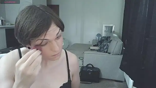 EnbyGamerChick online show from 09.26.25