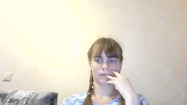 Snapshot of Loriven chatting on 09.24.25 Loriven online show from 09.24.25