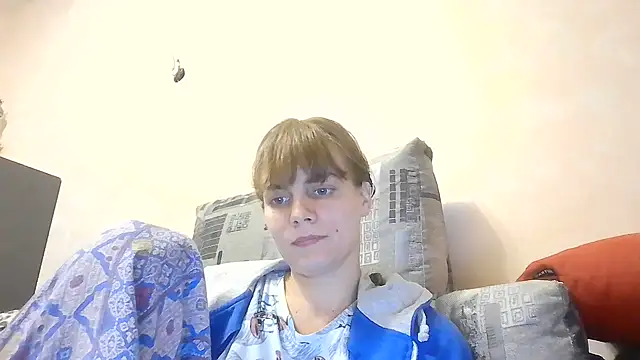 Snapshot of Loriven chatting on 10.01.25 Loriven online show from 10.01.25