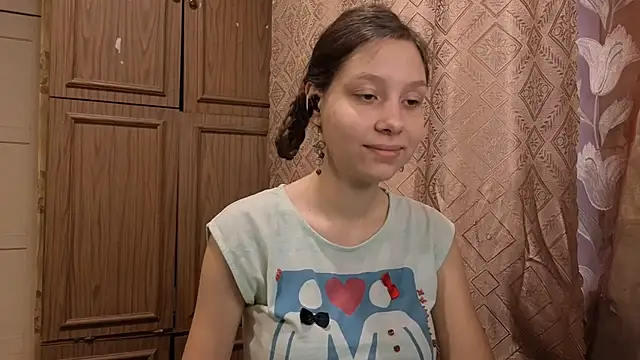 QutieDaSweet online show from 11.04.25