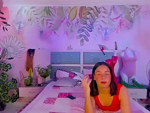 Snapshot of sweet_lulu_sofia chatting on 09.25.25 sweet lulu sofia online show from 09.25.25