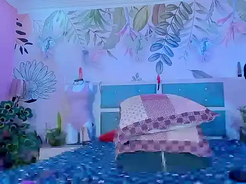 Snapshot of sweet_lulu_sofia chatting on 10.02.25 sweet lulu sofia online show from 10.02.25