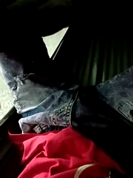 Snapshot of tailua05 chatting on 04.12.26 tailua05 online show from 04.12.26