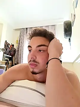 Snapshot of Bonk_o chatting on 10.10.25 Bonk o online show from 10.10.25