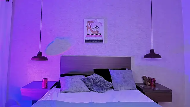 Snapshot of cloehill_ chatting on 11.11.25 cloehill online show from 11.11.25