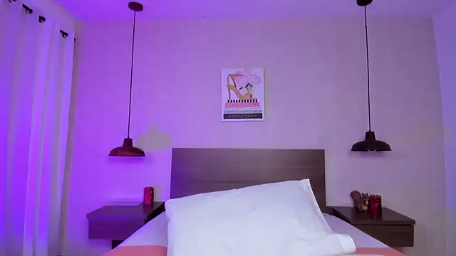 Snapshot of cloehill_ chatting on 12.14.25 cloehill online show from 12.14.25