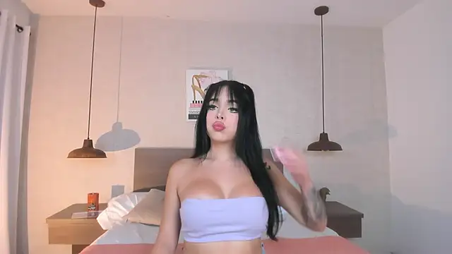 Snapshot of cloehill_ chatting on 01.06.26 cloehill online show from 01.06.26