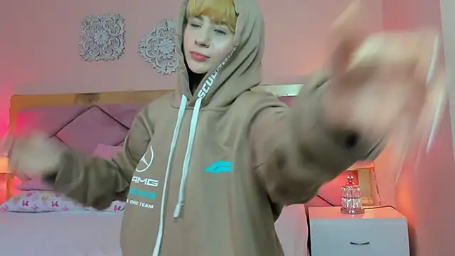 ChloeLaurentt online show from 02.06.26