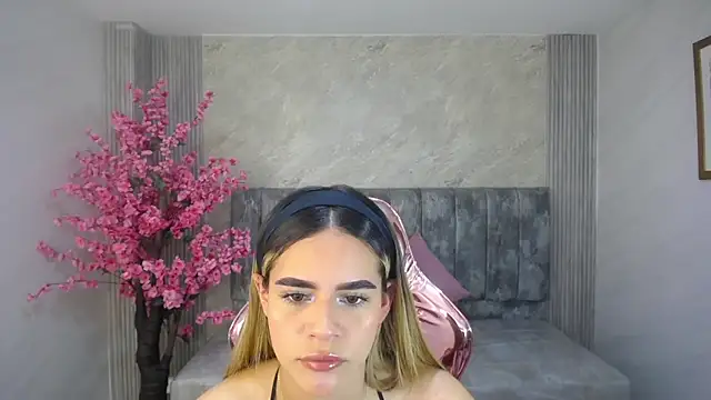 lilith4 s online show from 10.11.25