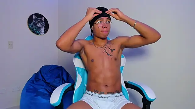 Snapshot of dann_cute028 chatting on 09.19.25 dann cute028 online show from 09.19.25