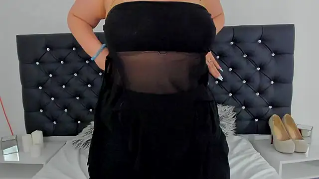 Snapshot of LunaWetPussy chatting on 05.14.26 LunaWetPussy online show from 05.14.26