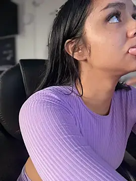 Snapshot of Isabella-Teen chatting on 05.02.26 Isabella-Teen online show from 05.02.26