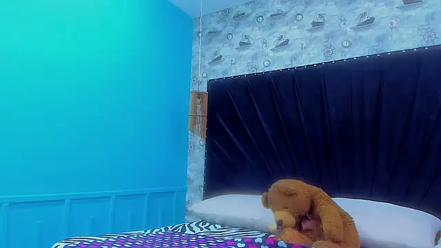 Snapshot of Karol-Horny chatting on 10.08.25 Karol-Horny online show from 10.08.25