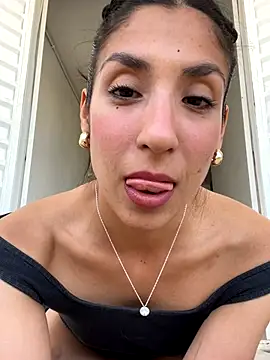 MaddyX   online show from 11.25.25