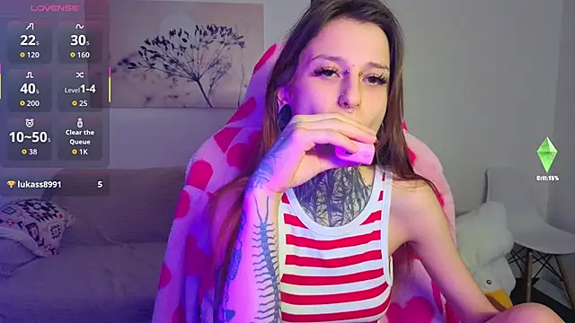 LilithPoison online show from 09.17.25