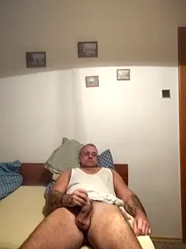 Snapshot of chcem1975 chatting on 09.16.25 chcem1975 online show from 09.16.25