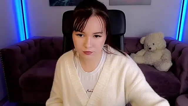 Aurora Gilbert online show from 09.18.25