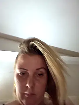 Piccolamonella29 online show from 11.22.25