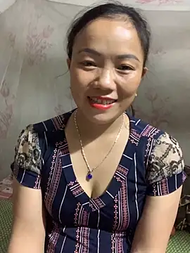 Snapshot of _losrt_cherry_ chatting on 10.06.25  losrt cherry  online show from 10.06.25