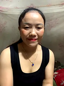 Snapshot of _losrt_cherry_ chatting on 10.08.25  losrt cherry  online show from 10.08.25