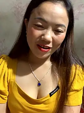 Snapshot of _losrt_cherry_ chatting on 10.15.25  losrt cherry  online show from 10.15.25