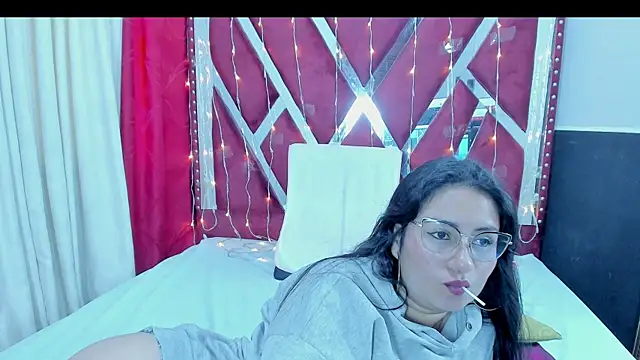 Luna021 1 online show from 11.23.25