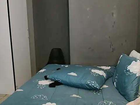 Lillyan N online show from 10.12.25