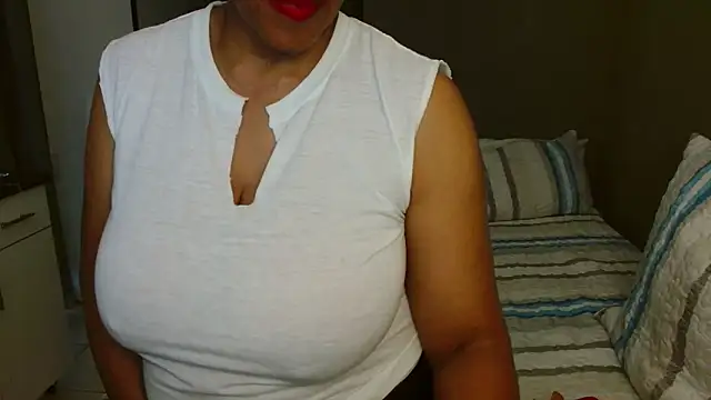 Snapshot of Lillyan_N chatting on 07.14.26 Lillyan N online show from 07.14.26