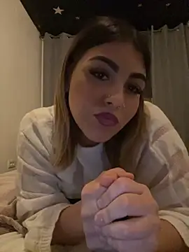 Snapshot of lolaadora chatting on 10.08.25 lolaadora online show from 10.08.25