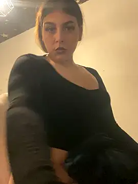 Snapshot of lolaadora chatting on 10.12.25 lolaadora online show from 10.12.25