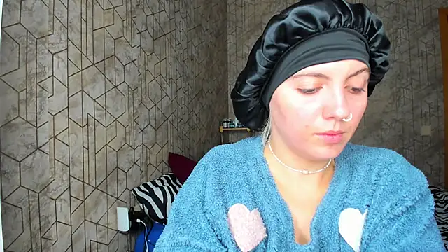 Snapshot of HOOT_ANDREEAXXX chatting on 01.05.25 HOOT ANDREEAXXX online show from 01.05.25