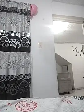 LaraStons online show from 11.20.25