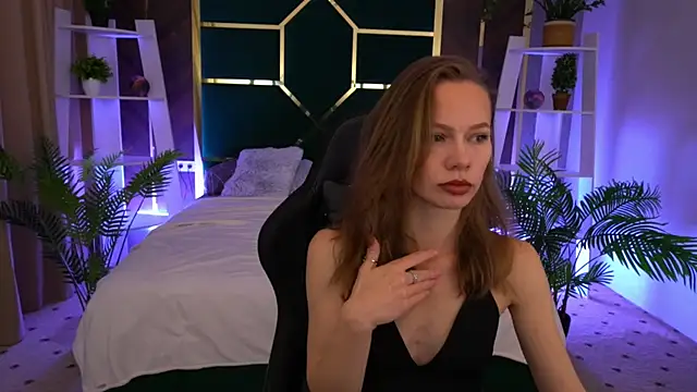 ShyySiren online show from 11.19.25