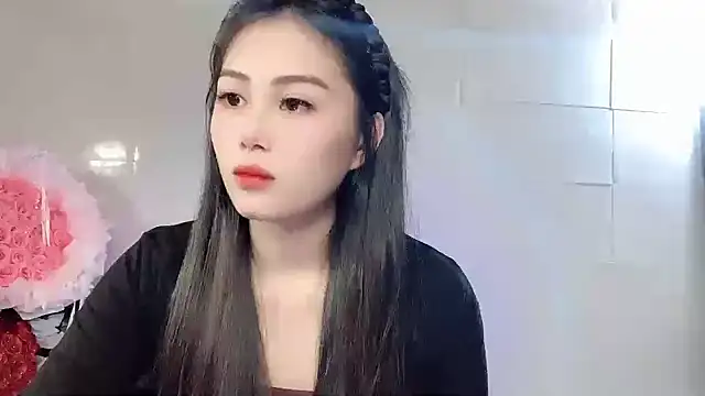 Lyly4757 online show from 11.17.25