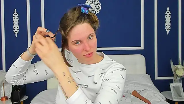 Snapshot of SabrinaRayX chatting on 10.22.25 SabrinaRayX online show from 10.22.25