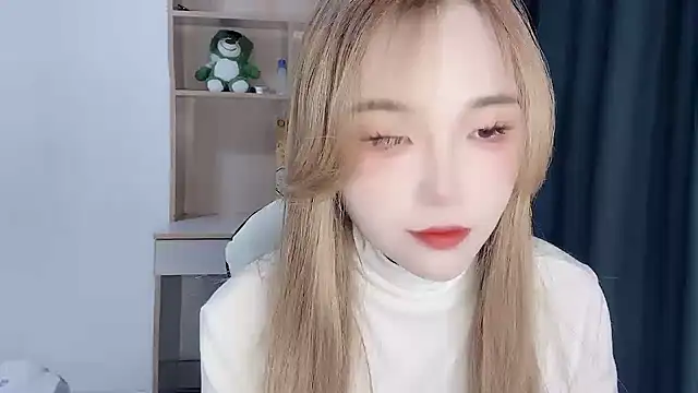 Snapshot of W-Sunflower chatting on 10.14.25 W-Sunflower online show from 10.14.25